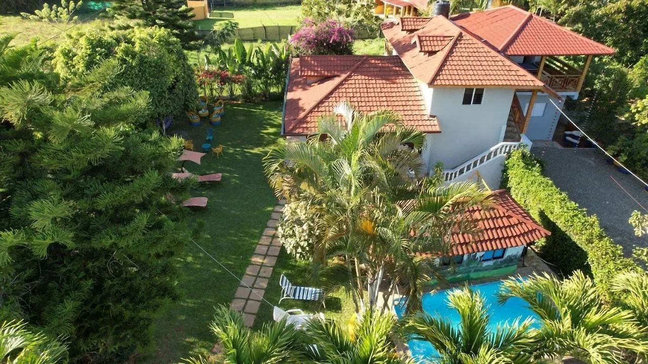 Villa Los Caciques By Hospedify - Hermosa Villa Con Piscina, Billar, Zona De Bbq Y Domino Jarabacoa